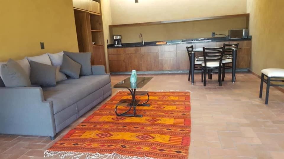Hostal Villa Quieta Тепостлан Экстерьер фото